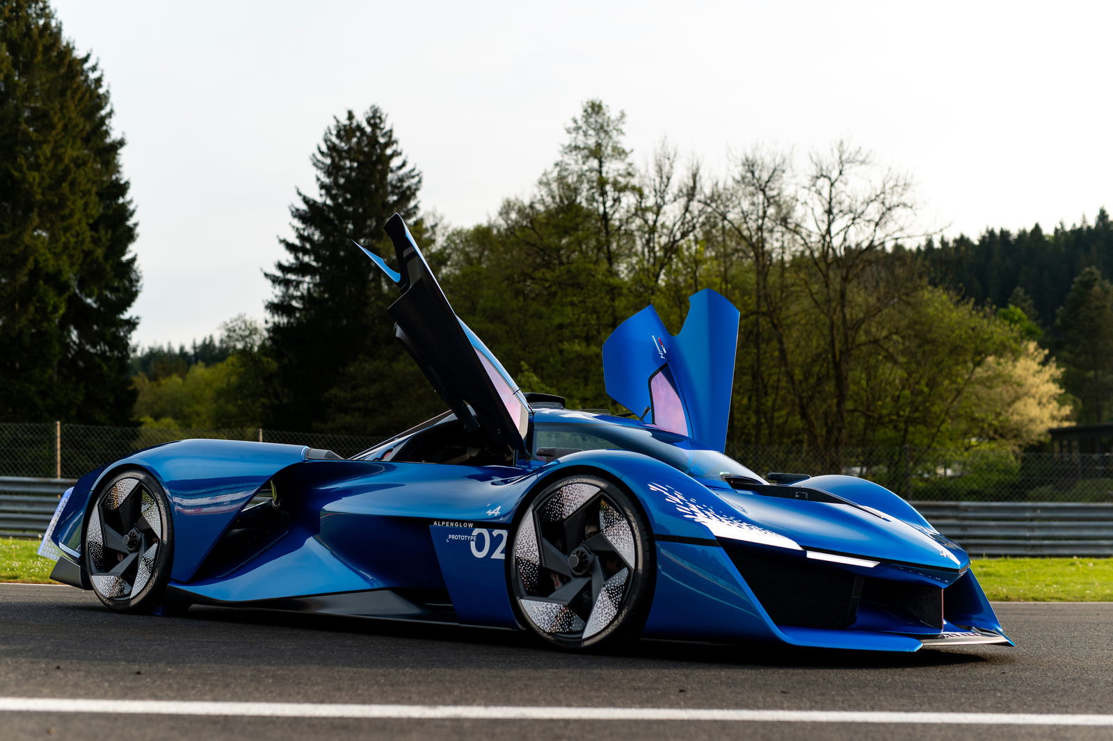 Alpine Alpenglow concept - front